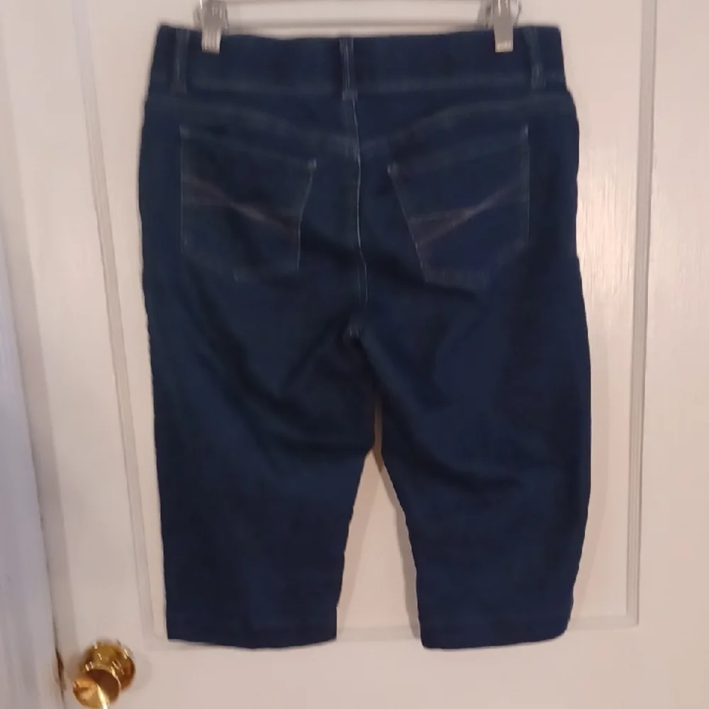 Lee Riders Blue Denim Capri Womens Size 8